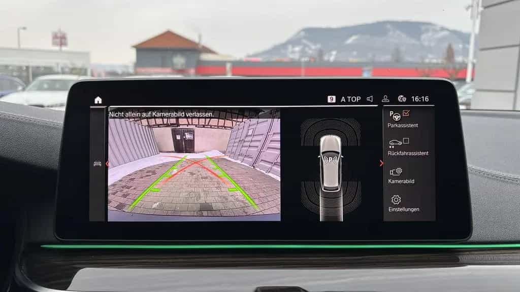 BMW 5 Series 520d xDrive Laser LC Prof AHK HUD RFK Memory LRH 07/2022-photo-17