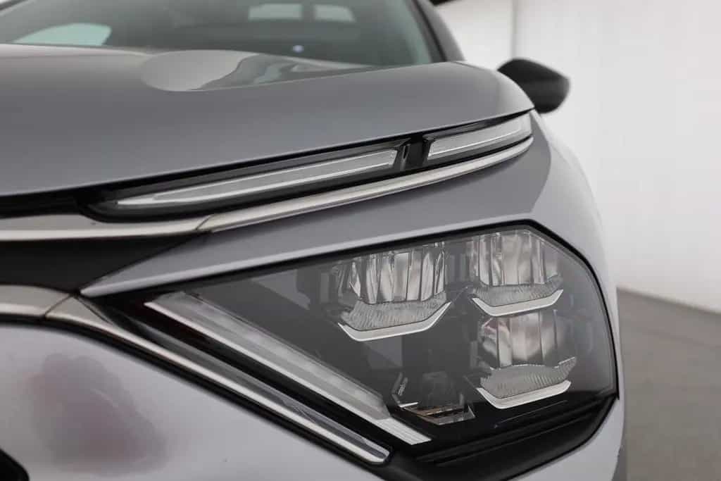 Citroën C4 PureTech 130 Aut. LED ACC Navi Pano 360° 05/2024-photo-30