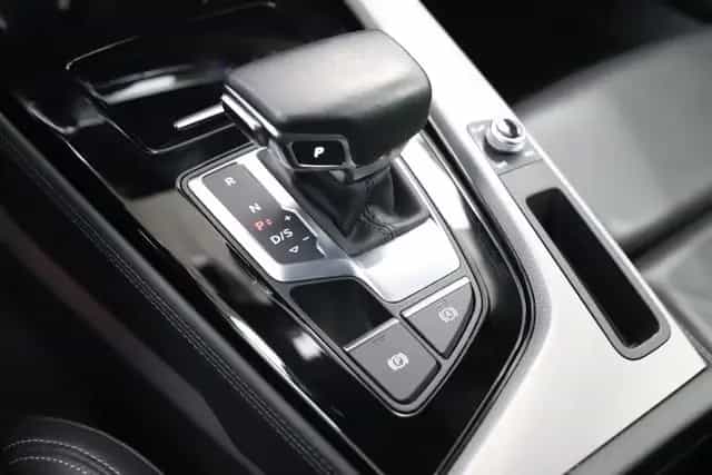 Audi A4 Avant 40TFSI 190PS advanced Virtual ACC LED 11/2019-photo-18