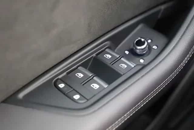 Audi A4 Avant 40TFSI 190PS advanced Virtual ACC LED 11/2019-photo-22