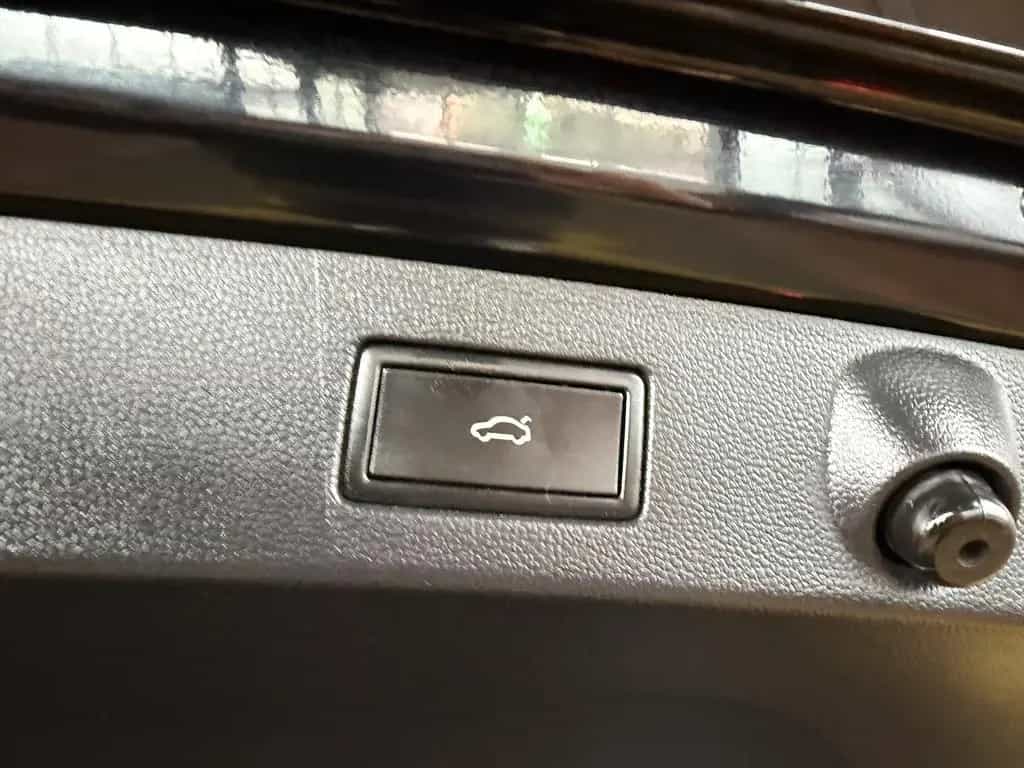 Volkswagen Arteon SB. 2,0 TSI R-Line*Navi*Kam*AHK*Keyl.*IQ* 10/2022-photo-8