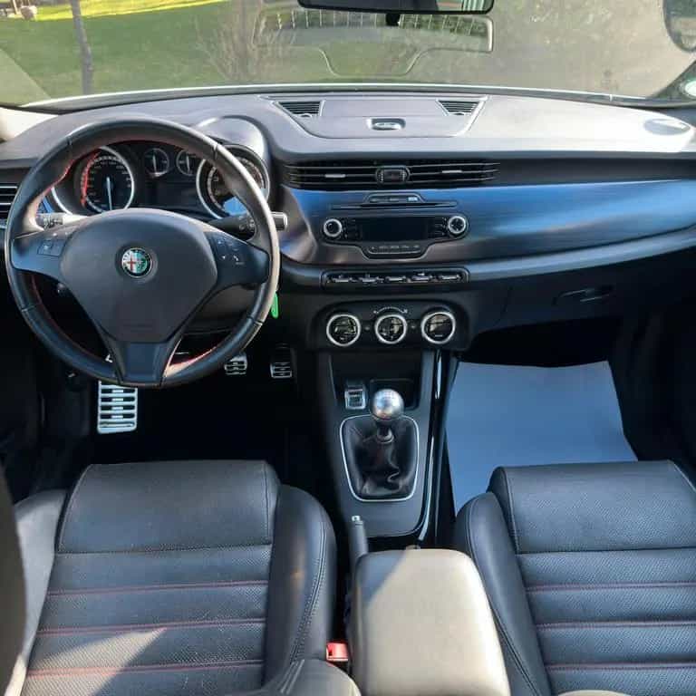Alfa Romeo Giulietta Quadrifoglio Verde 08/2011-photo-13