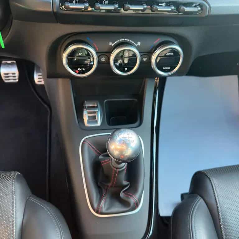 Alfa Romeo Giulietta Quadrifoglio Verde 08/2011-photo-14