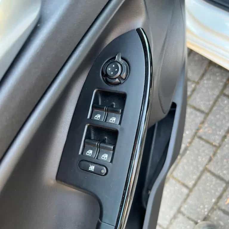 Alfa Romeo Giulietta Quadrifoglio Verde 08/2011-photo-18