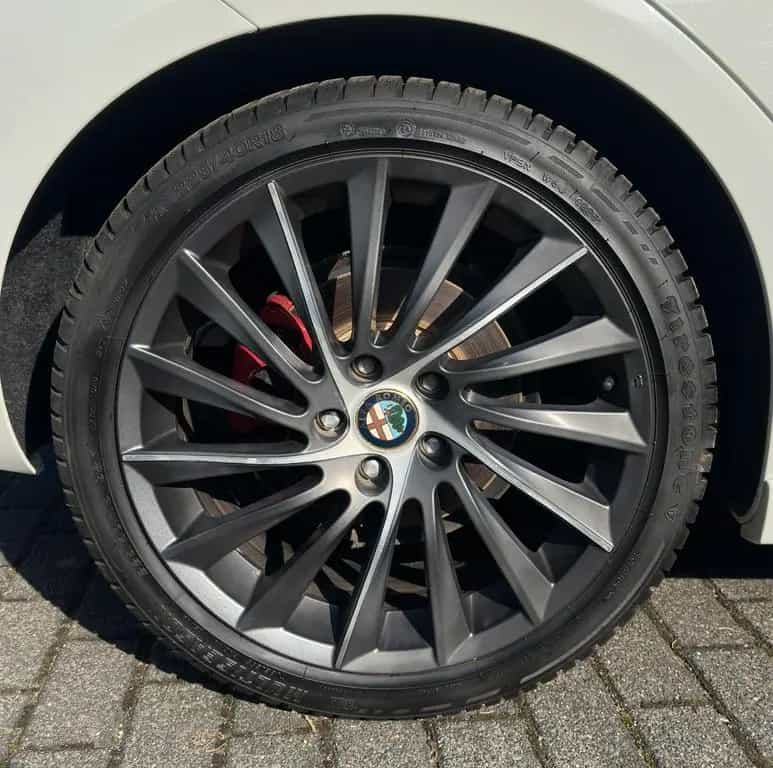 Alfa Romeo Giulietta Quadrifoglio Verde 08/2011-photo-8