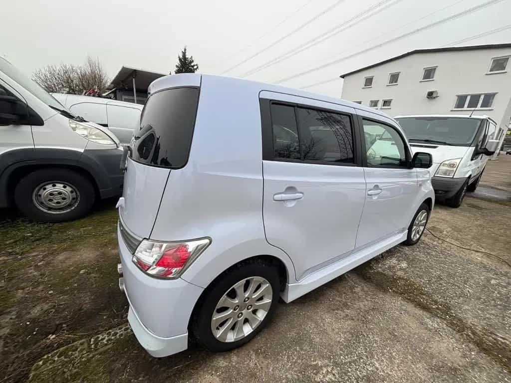 Daihatsu Materia 1.5 weiss 01/2008-photo-3