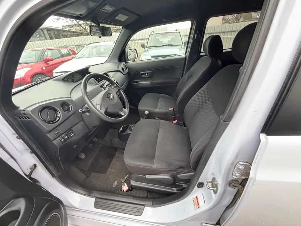 Daihatsu Materia 1.5 weiss 01/2008-photo-9