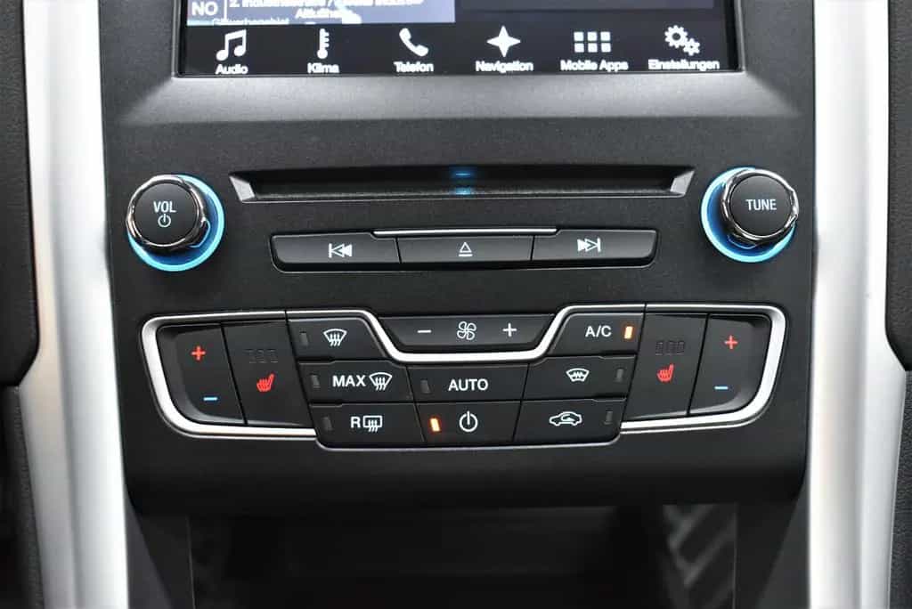 Ford Mondeo Turnier Business Edition+Navi+AHK+PDC 05/2017-photo-16