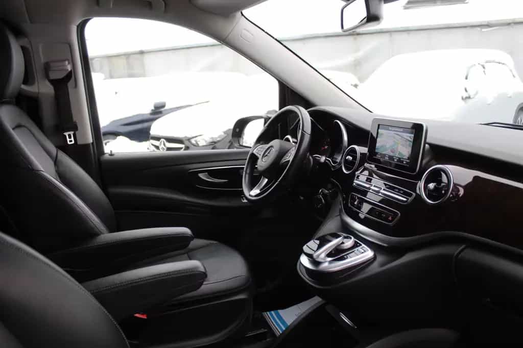 Mercedes-Benz V-Class 220d AVANTGARDE extralang +LED+AHK+Agility Co. 04/2017-photo-1