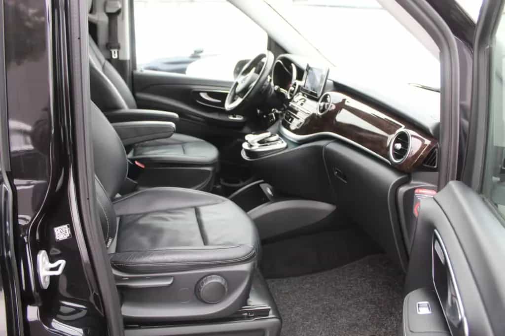 Mercedes-Benz V-Class 220d AVANTGARDE extralang +LED+AHK+Agility Co. 04/2017-photo-3