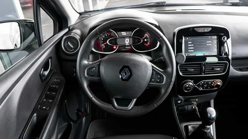 Renault Clio 1.2 LIMITED *PDC*TEMPOMAT*NAVI* 03/2018-photo-20