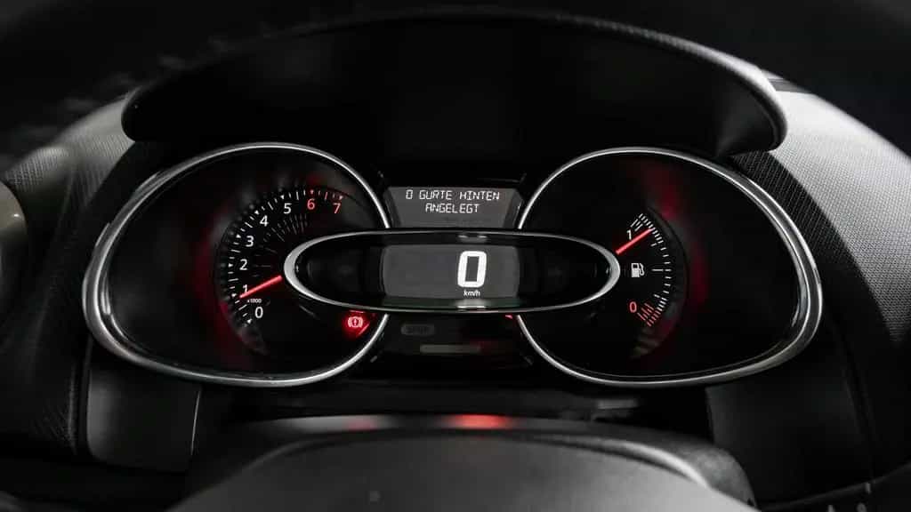 Renault Clio 1.2 LIMITED *PDC*TEMPOMAT*NAVI* 03/2018-photo-21