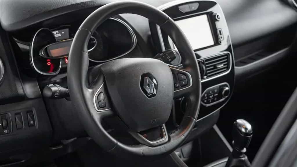 Renault Clio 1.2 LIMITED *PDC*TEMPOMAT*NAVI* 03/2018-photo-6