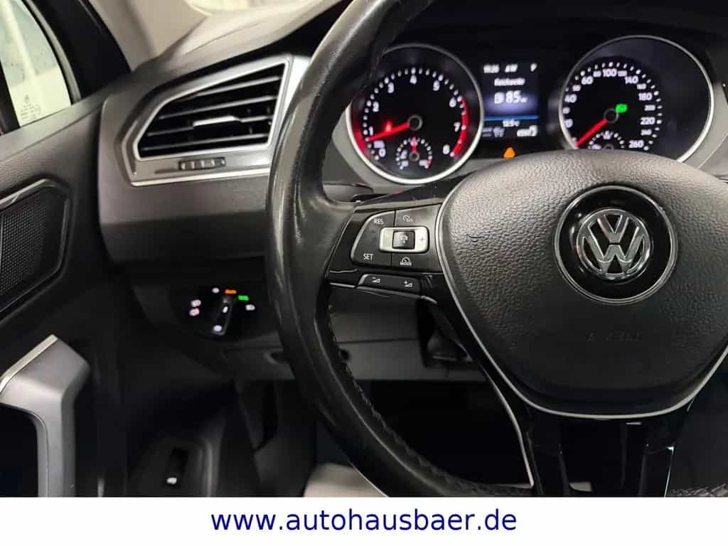 Volkswagen Tiguan Highline BMT/Start-Stopp 4Motion*PANO*ACC 03/2017-photo-22