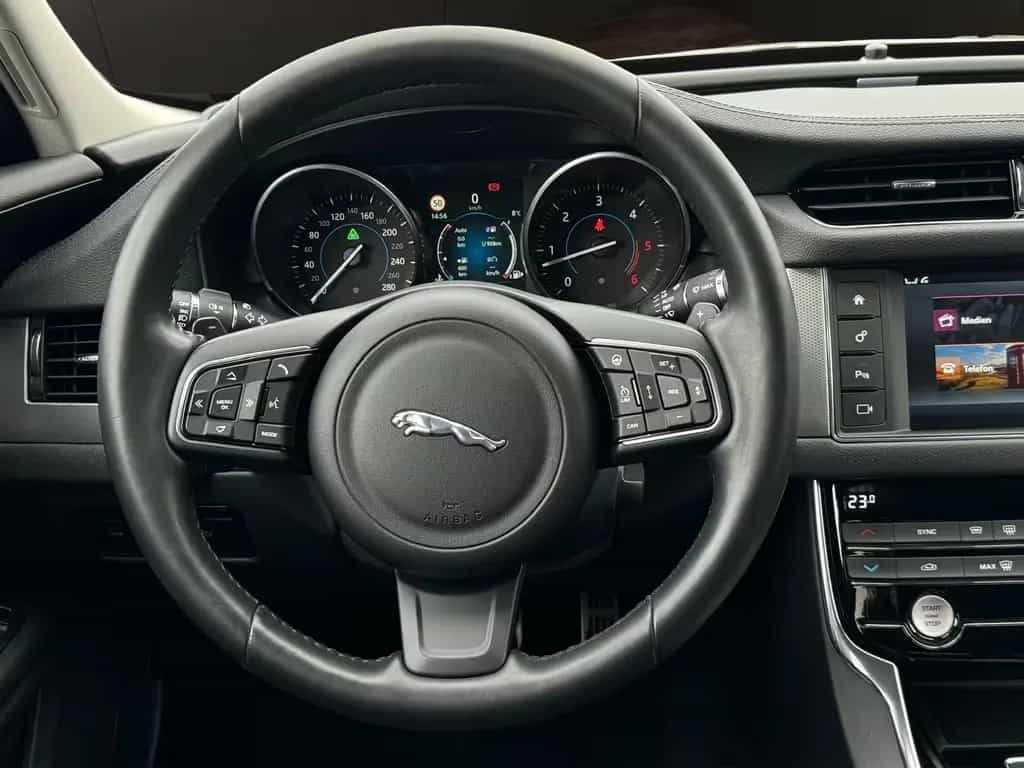 Jaguar XF Prestige ACC°LEDER°BI-XENON°TOTWINKEL°SPURH 03/2017-photo-11