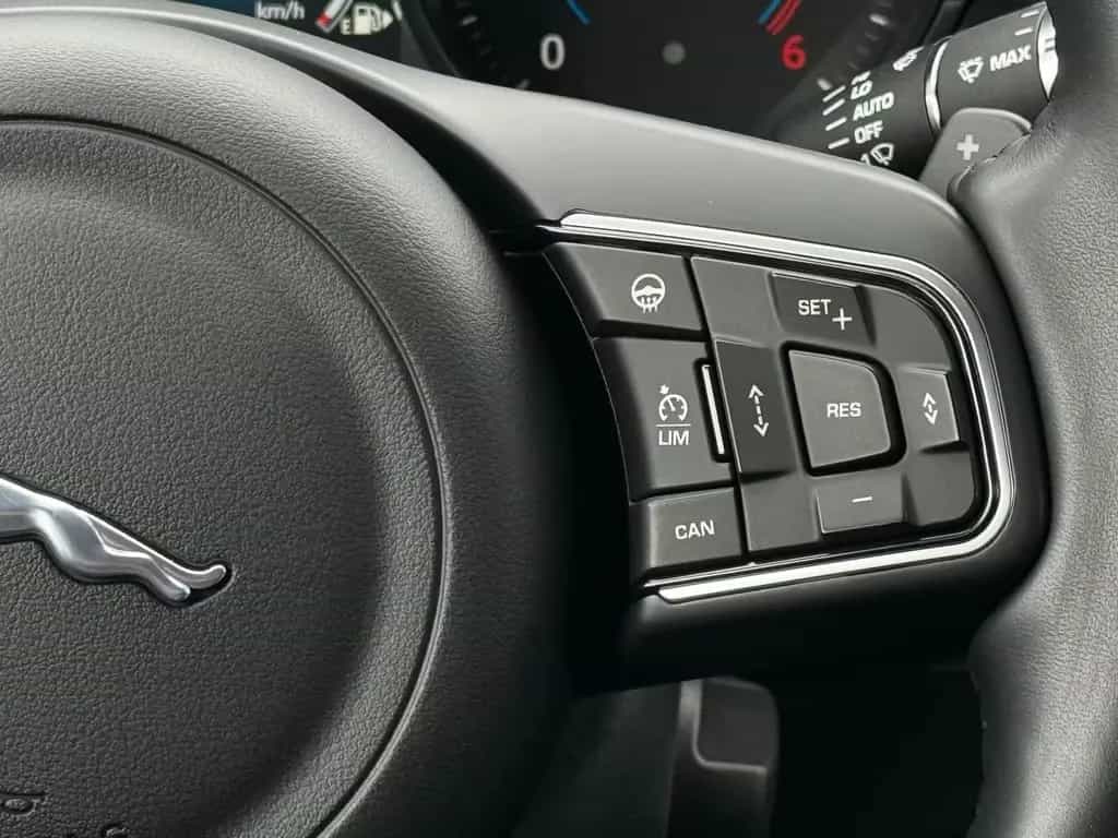 Jaguar XF Prestige ACC°LEDER°BI-XENON°TOTWINKEL°SPURH 03/2017-photo-13