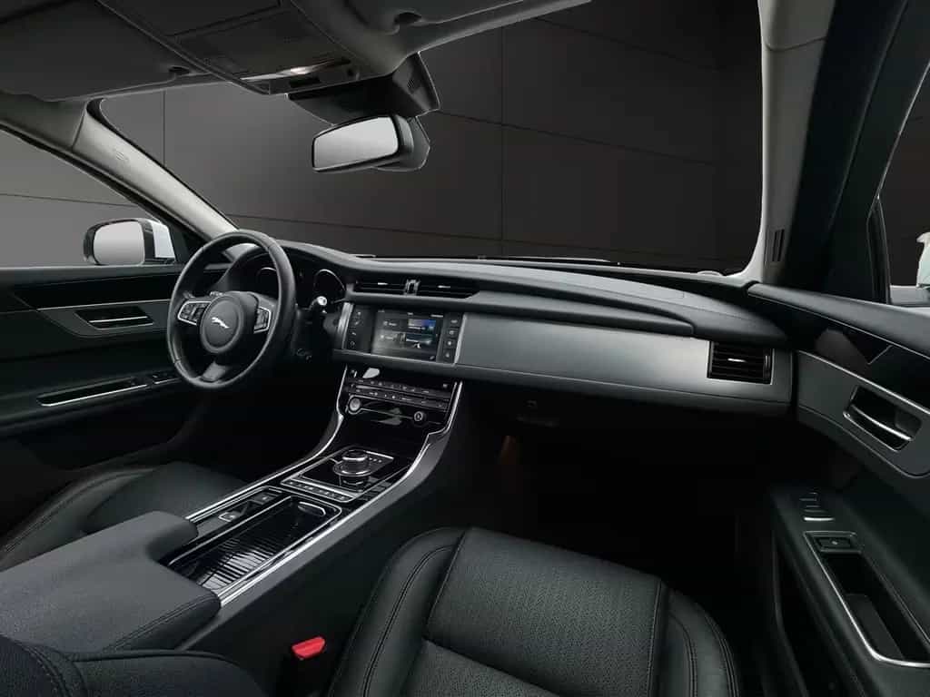 Jaguar XF Prestige ACC°LEDER°BI-XENON°TOTWINKEL°SPURH 03/2017-photo-16