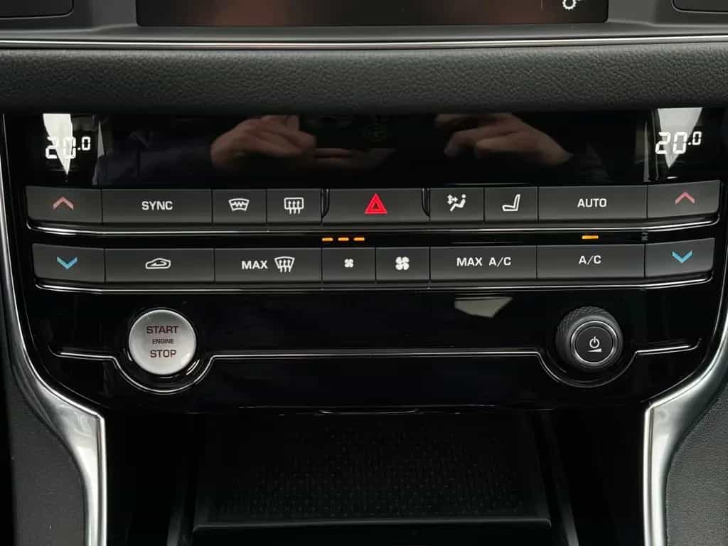 Jaguar XF Prestige ACC°LEDER°BI-XENON°TOTWINKEL°SPURH 03/2017-photo-21