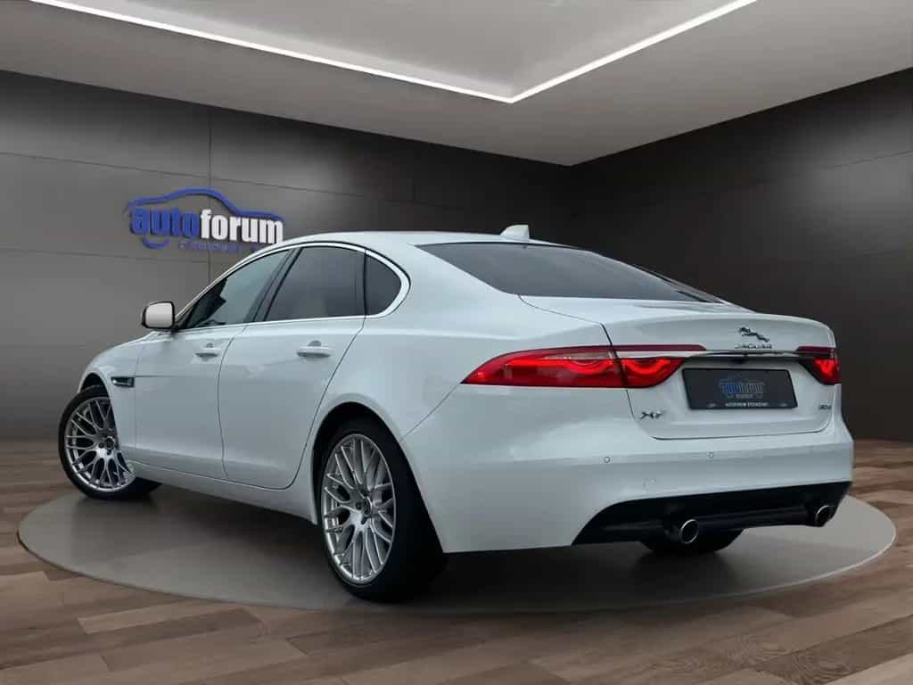 Jaguar XF Prestige ACC°LEDER°BI-XENON°TOTWINKEL°SPURH 03/2017-photo-3