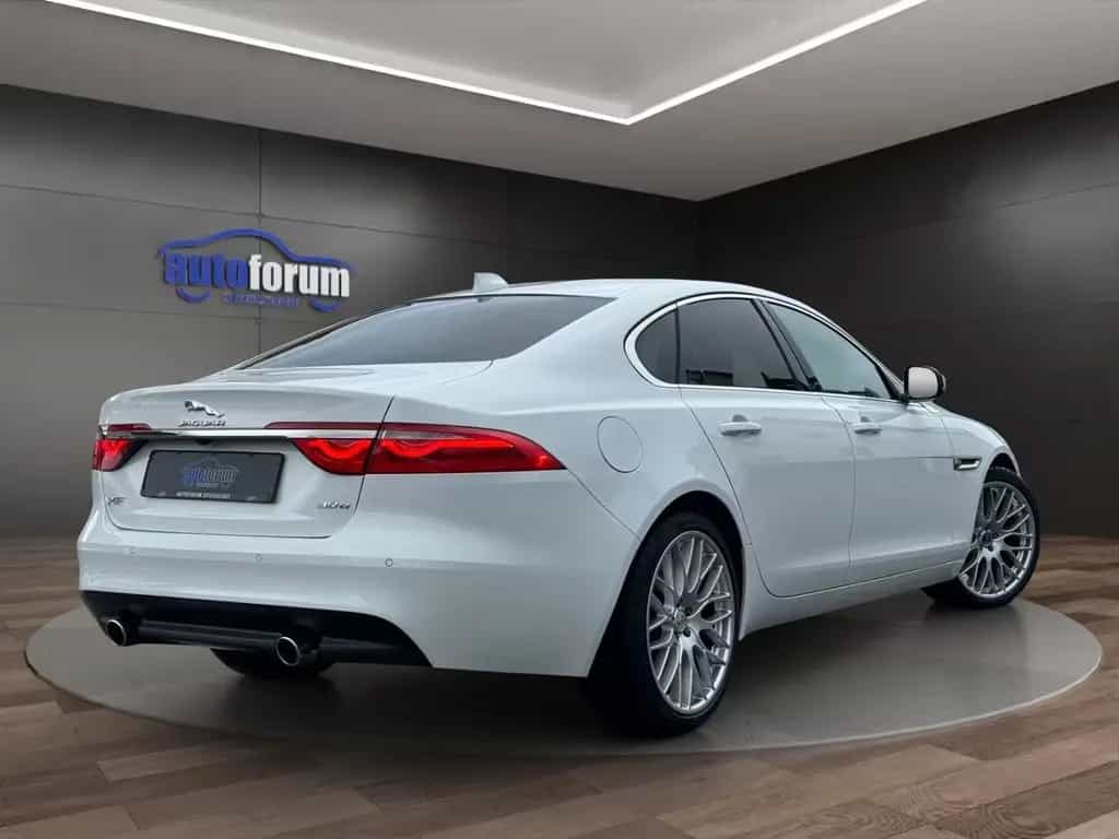 Jaguar XF Prestige ACC°LEDER°BI-XENON°TOTWINKEL°SPURH 03/2017-photo-6