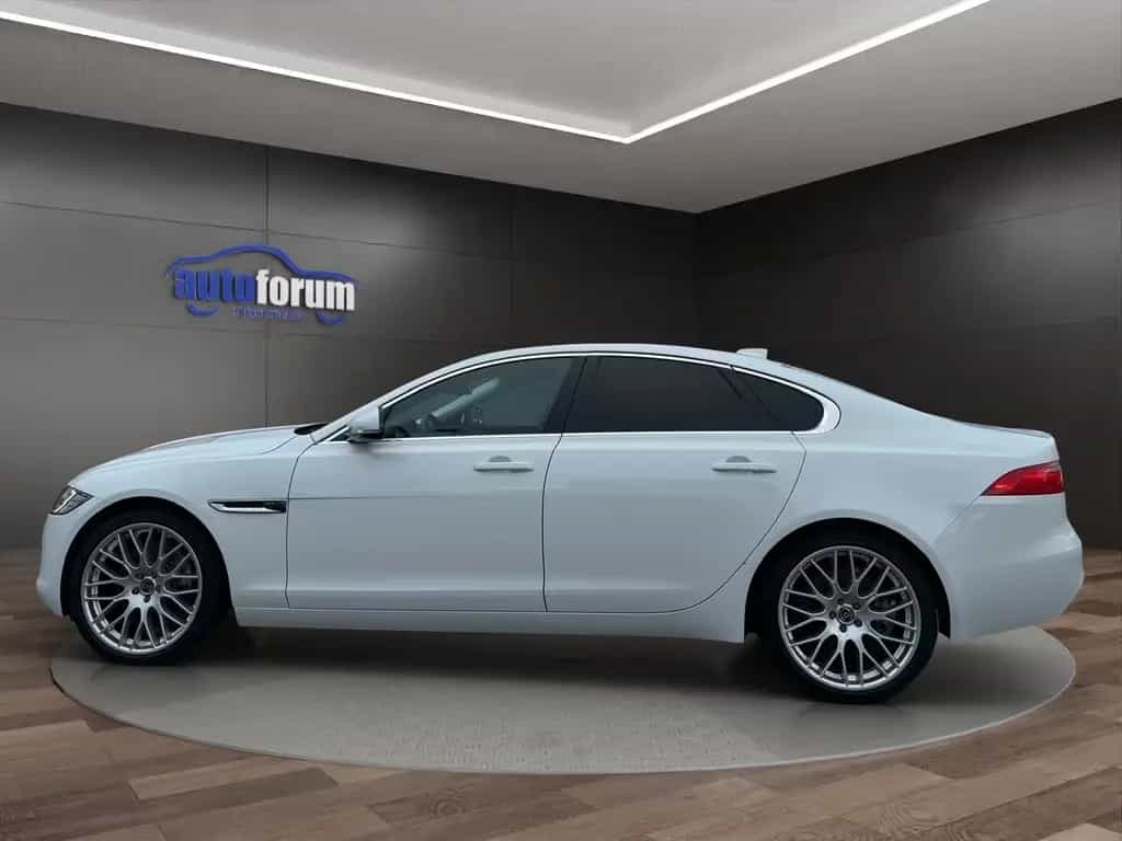 Jaguar XF Prestige ACC°LEDER°BI-XENON°TOTWINKEL°SPURH 03/2017-photo-8