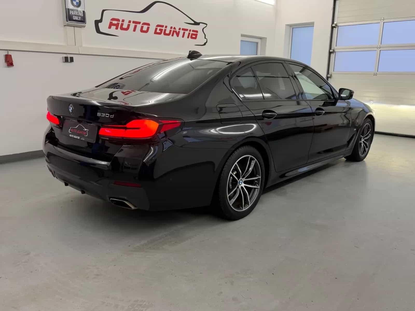 BMW 5 Series 08/2021-photo-6