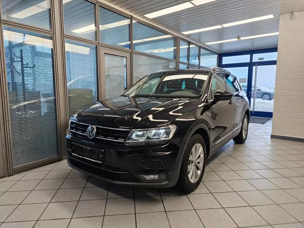 Volkswagen Tiguan Comfortline AHK,Allwetter,Navi,Sitzh.,PDC 01/2020-photo-1