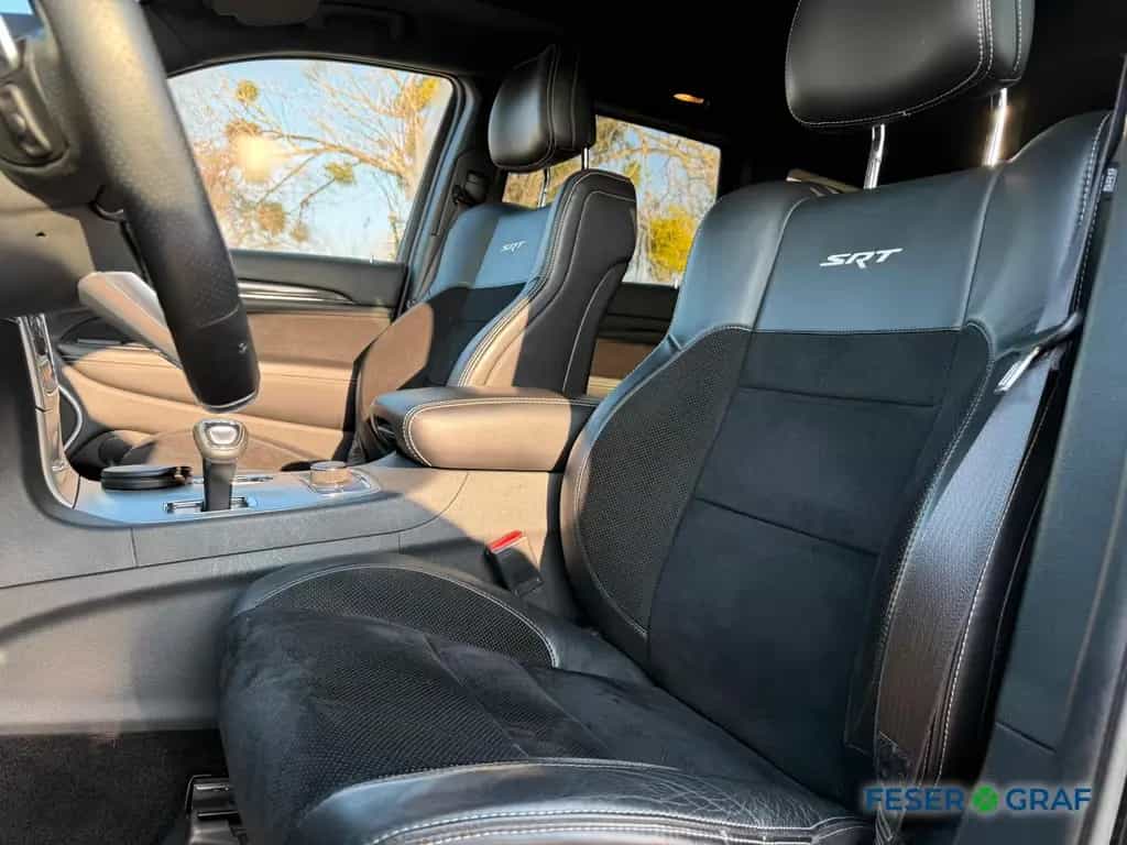 Jeep Grand Cherokee 6,4 SRT Navi*BiXenon*GRA*Pano*Kam 01/2016-photo-10