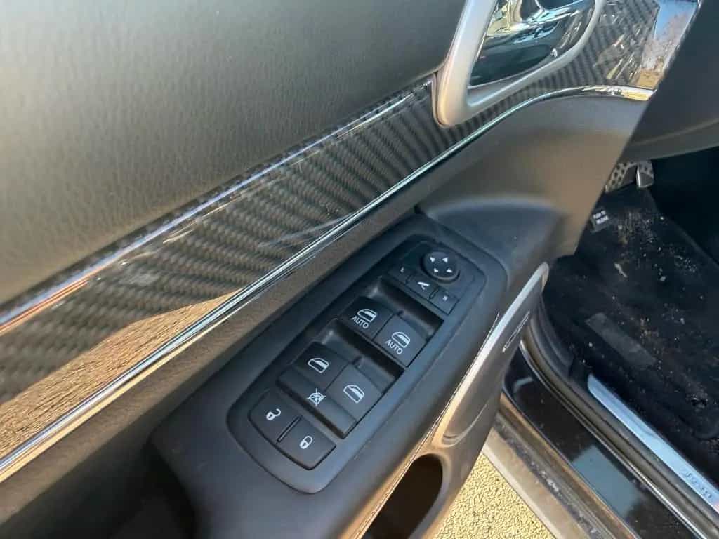 Jeep Grand Cherokee 6,4 SRT Navi*BiXenon*GRA*Pano*Kam 01/2016-photo-14