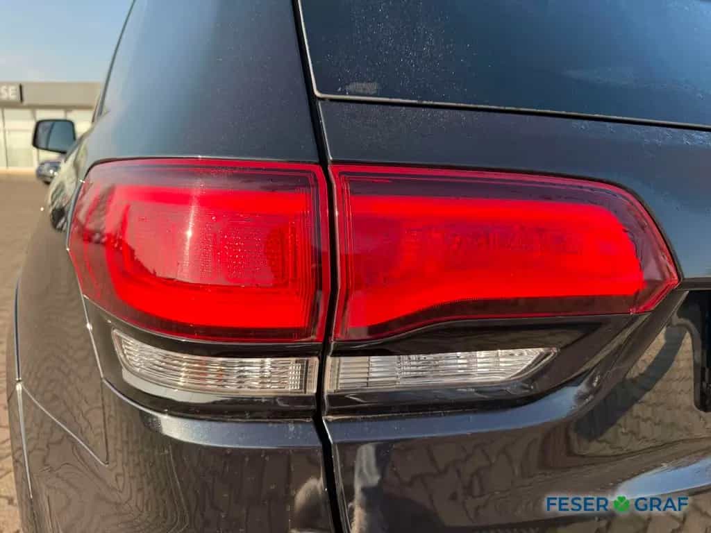 Jeep Grand Cherokee 6,4 SRT Navi*BiXenon*GRA*Pano*Kam 01/2016-photo-20
