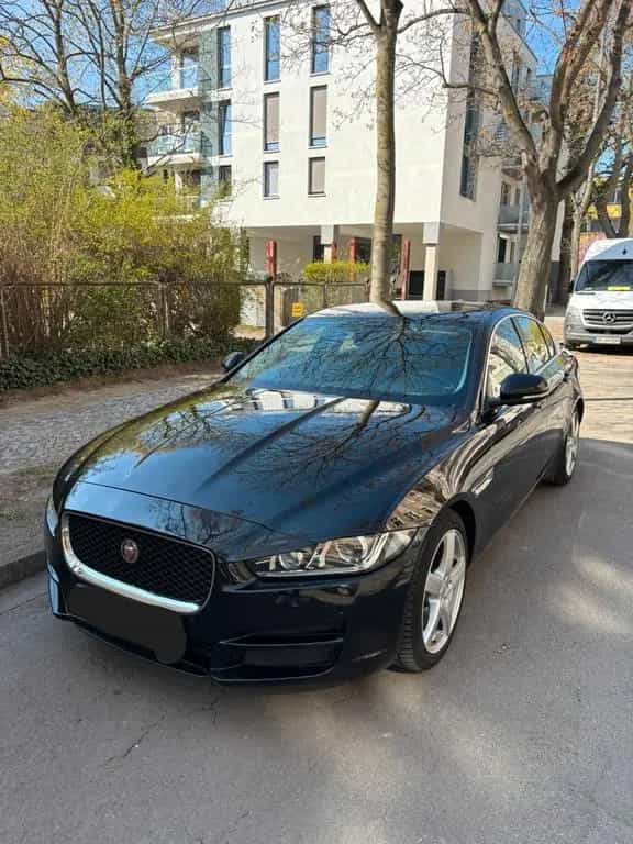 Jaguar XE E-Performance 163PS Prestige Automatik Pr... 01/2018-photo-1