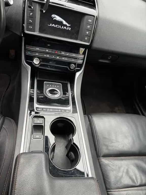 Jaguar XE E-Performance 163PS Prestige Automatik Pr... 01/2018-photo-7