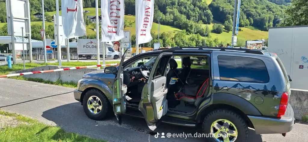 Dodge Durango 09/2004-photo-0