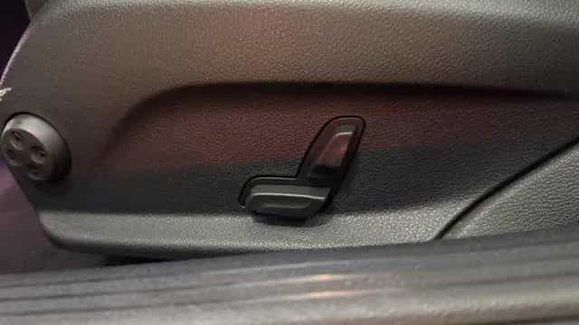 Mercedes-Benz C-Class 300 *TEMPO*SHZ*NAVI*HEAD UP*SCHALTWIPPEN*CAM* 10/2018-photo-16