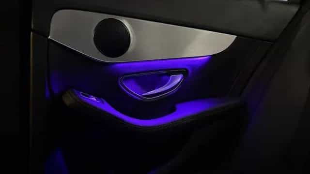 Mercedes-Benz C-Class 300 *TEMPO*SHZ*NAVI*HEAD UP*SCHALTWIPPEN*CAM* 10/2018-photo-27