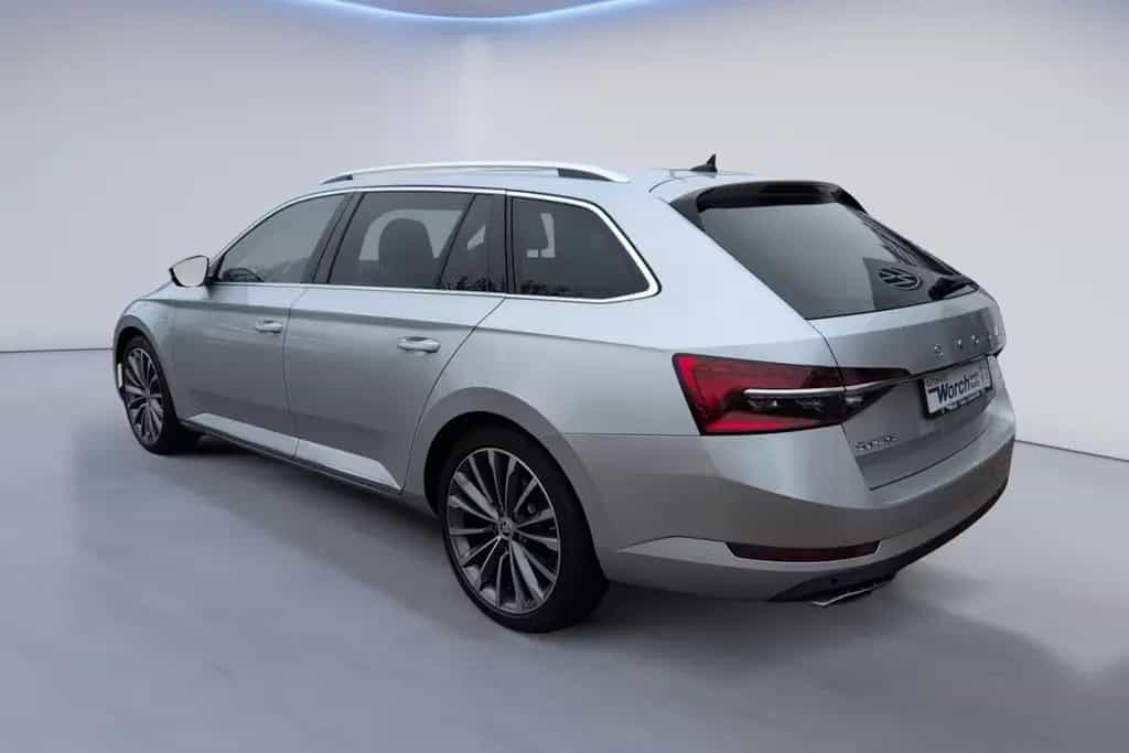 Skoda Superb Combi 2.0 TSI DSG 4x4 L&K STHZ+AHK 10/2023-photo-2