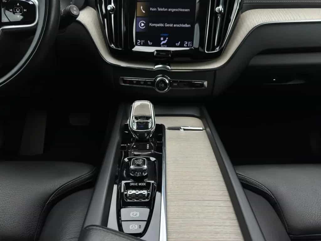 Volvo XC60 B4 Inscription AWD/AHK/Standhz/BLIS/20Zoll 10/2020-photo-10