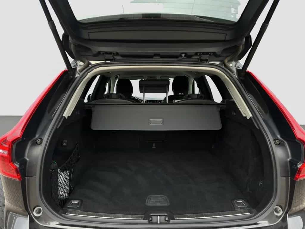 Volvo XC60 B4 Inscription AWD/AHK/Standhz/BLIS/20Zoll 10/2020-photo-14