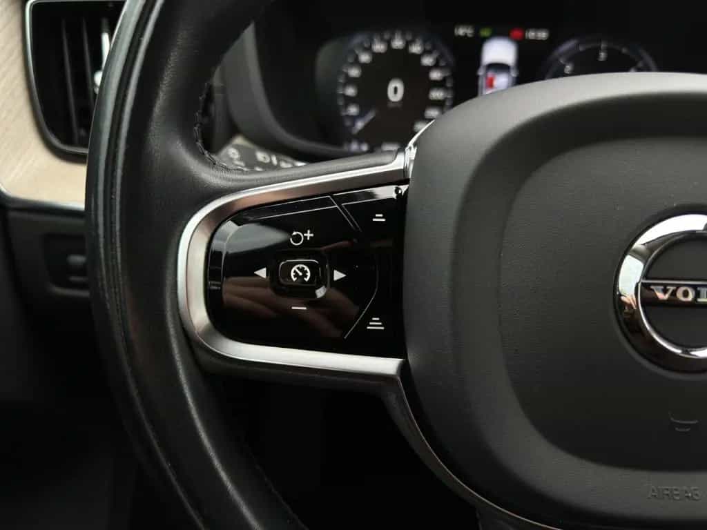 Volvo XC60 B4 Inscription AWD/AHK/Standhz/BLIS/20Zoll 10/2020-photo-18