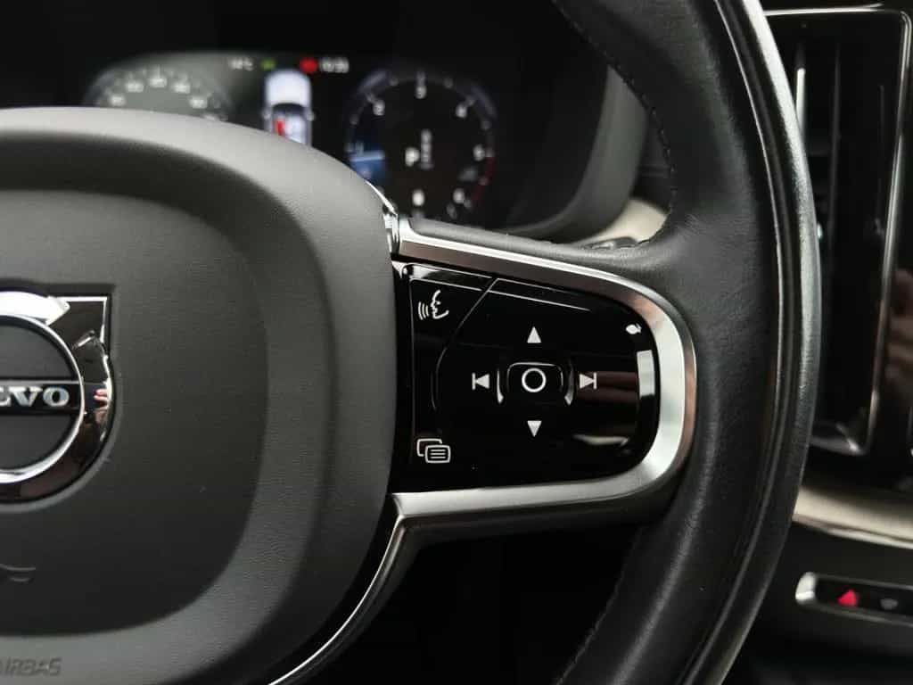 Volvo XC60 B4 Inscription AWD/AHK/Standhz/BLIS/20Zoll 10/2020-photo-19