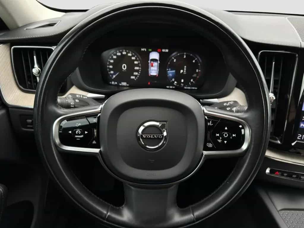 Volvo XC60 B4 Inscription AWD/AHK/Standhz/BLIS/20Zoll 10/2020-photo-6