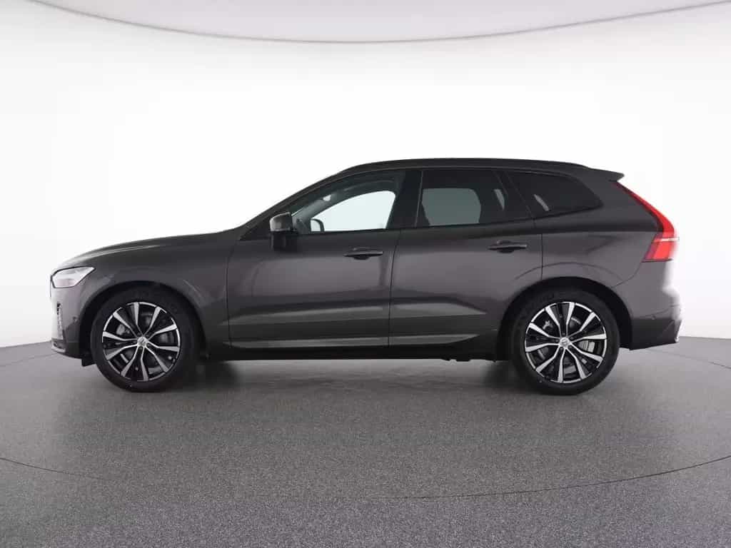 Volvo XC60 B5 AWD  Plus Dark+WINTERPAK+360°+ACC+BLIS 05/2025-photo-10