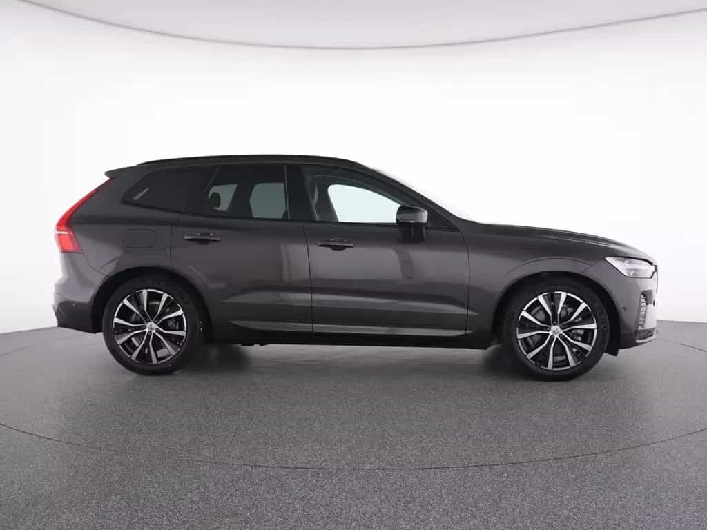 Volvo XC60 B5 AWD  Plus Dark+WINTERPAK+360°+ACC+BLIS 05/2025-photo-11