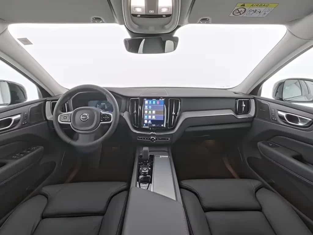 Volvo XC60 B5 AWD  Plus Dark+WINTERPAK+360°+ACC+BLIS 05/2025-photo-3