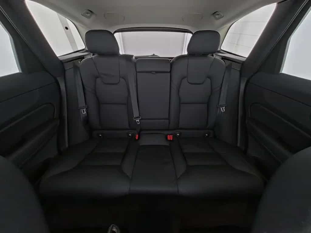 Volvo XC60 B5 AWD  Plus Dark+WINTERPAK+360°+ACC+BLIS 05/2025-photo-5