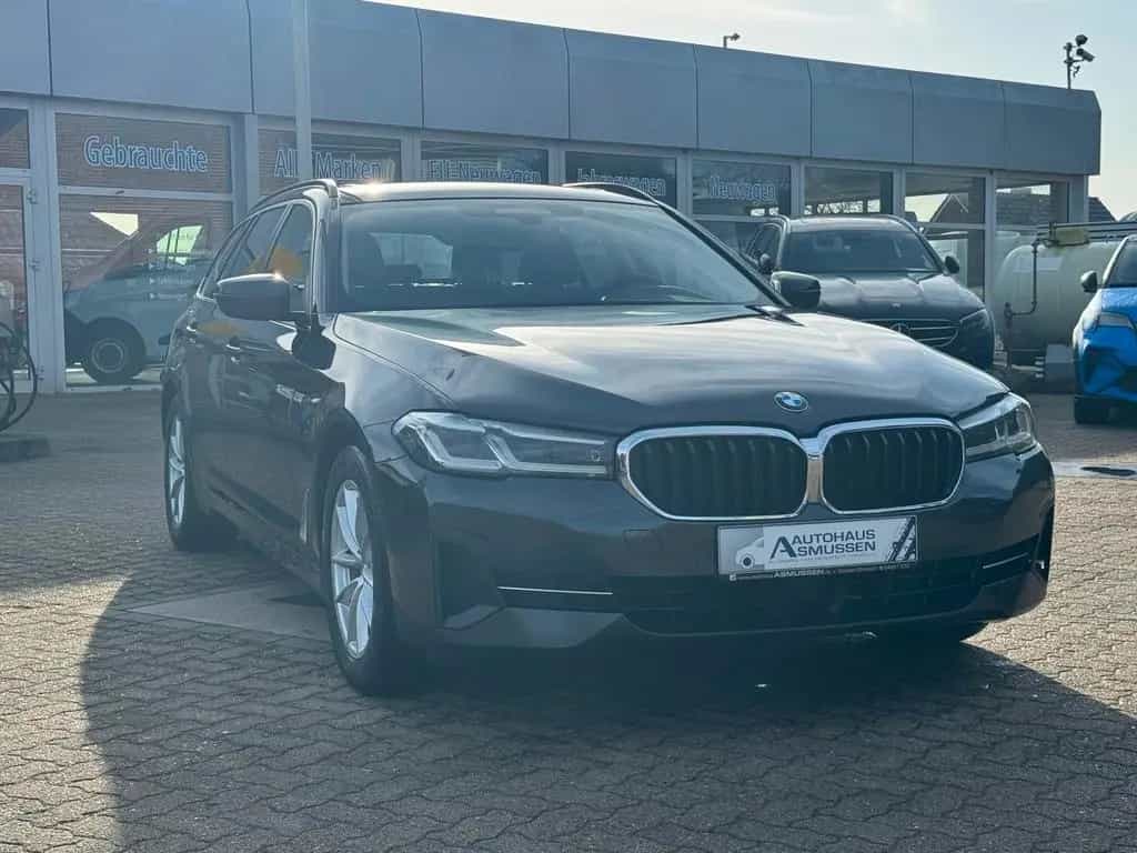BMW 5 Series 520 5 Touring 520 d 10/2022-photo-1