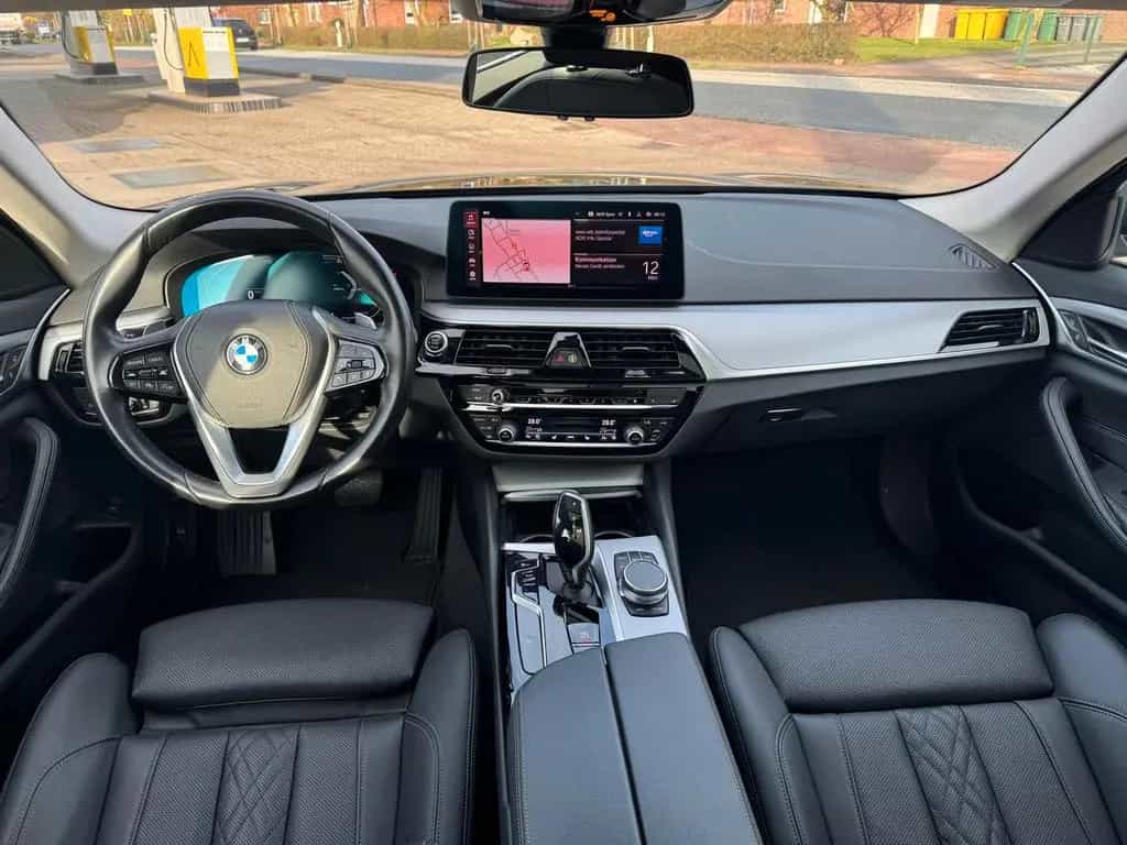 BMW 5 Series 520 5 Touring 520 d 10/2022-photo-12