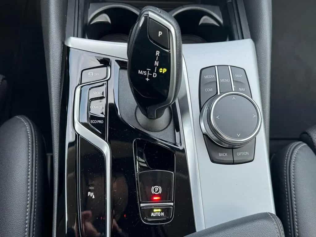 BMW 5 Series 520 5 Touring 520 d 10/2022-photo-18