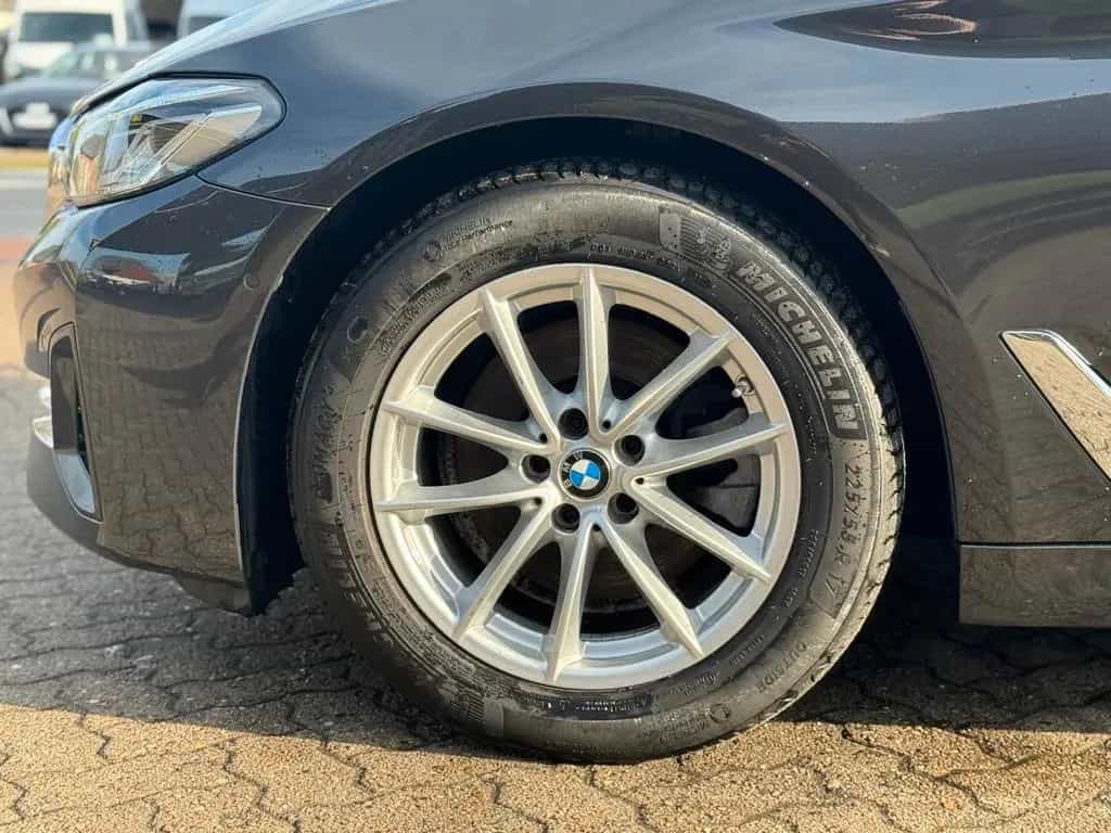 BMW 5 Series 520 5 Touring 520 d 10/2022-photo-5