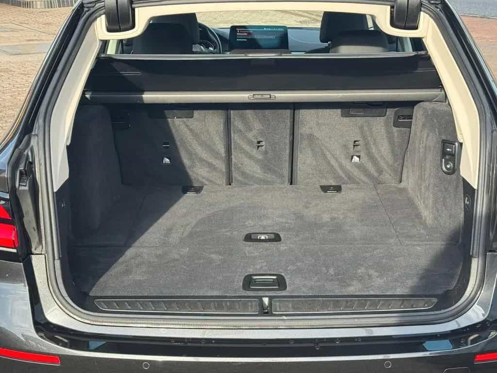 BMW 5 Series 520 5 Touring 520 d 10/2022-photo-7